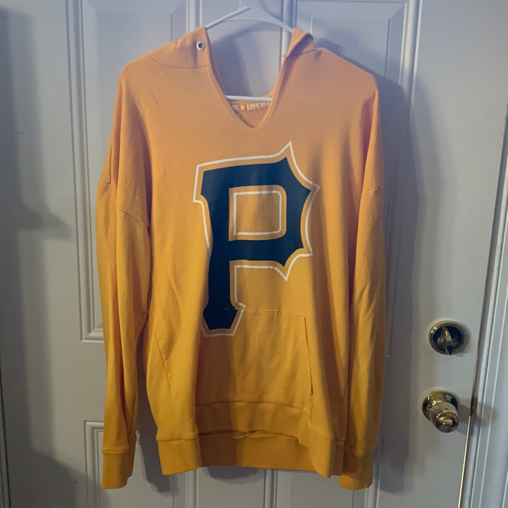 Womens Pink Victoria’s Secret hoodie 💛🖤